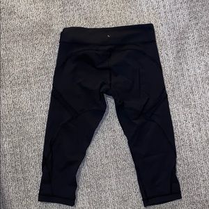 Lululemon black Capri leggings